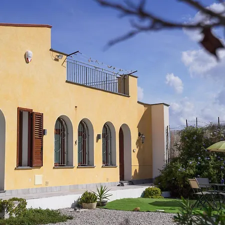 Villa Sul Mare 3 Bedroom E Terrace - Porta Azzurro Termini Imerese